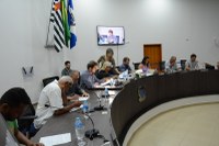 Câmara discute fornecimento de medicamento e qualidade da água de córrego